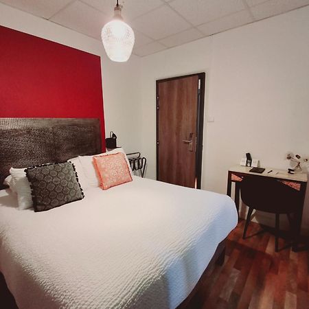 Logis Hotel Restaurant La Brasserie Treignac Экстерьер фото