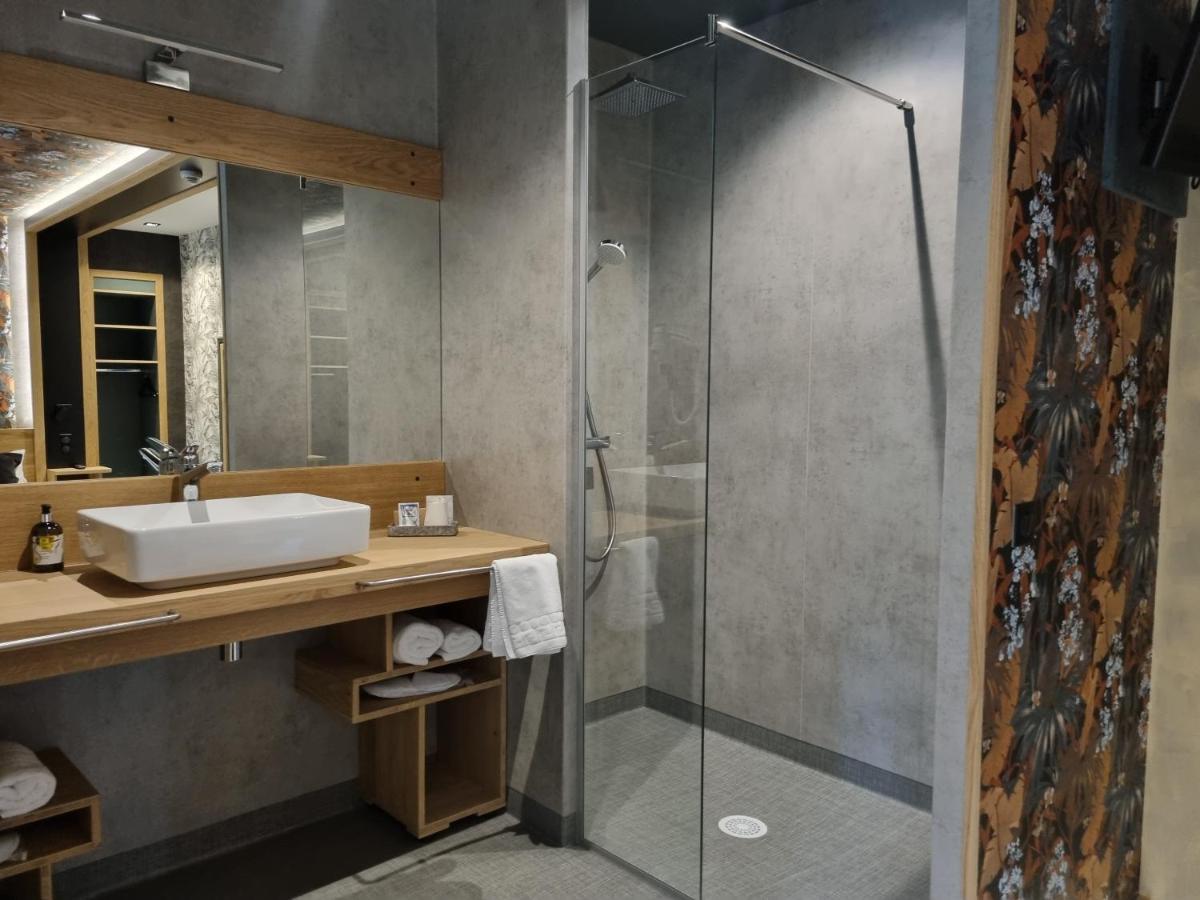 Logis Hotel Restaurant La Brasserie Treignac Экстерьер фото