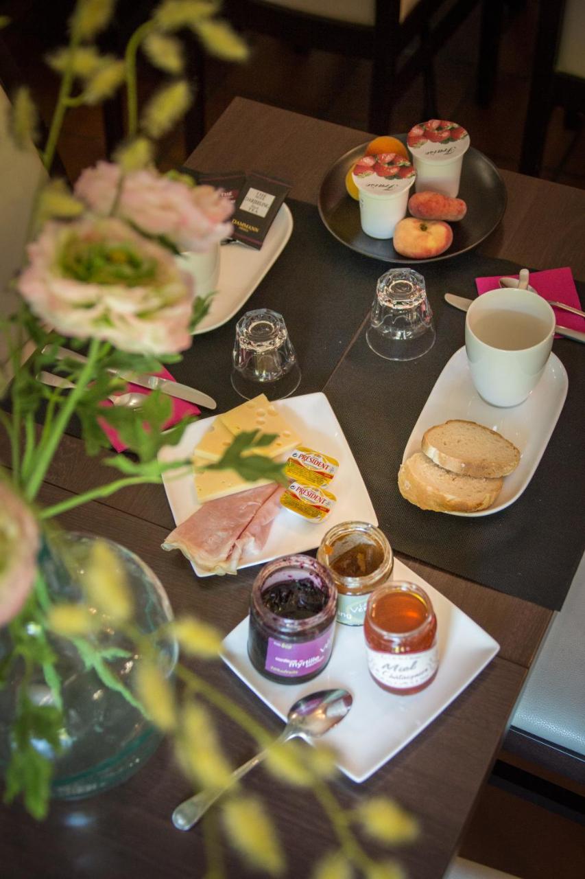 Logis Hotel Restaurant La Brasserie Treignac Экстерьер фото