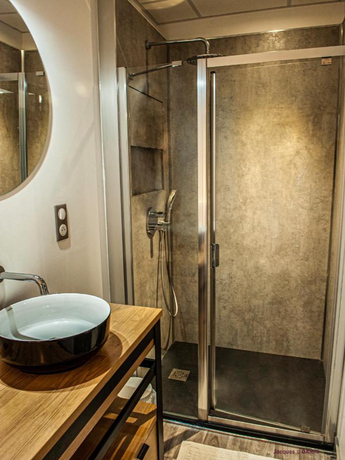 Logis Hotel Restaurant La Brasserie Treignac Экстерьер фото